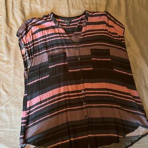 Torrid top. Torrid size 1= size 14/16. 20$ or 2/30$